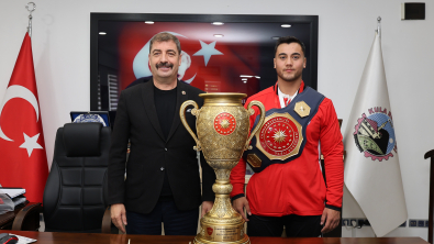 Kula’nın gururu Melih Özdemir memleketinde coşkuyla karşılandı