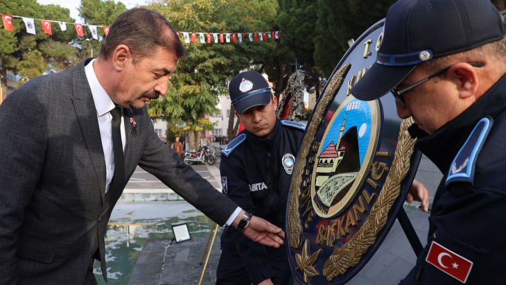 87 yıl geçti, özlemin aynı: Kula’da Atamızı saygıyla anıyoruz