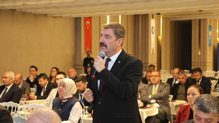 Başkan Dönmez, Enerji Kentleri Birliği Toplantısında Kula’nın Jeotermal Gücünü Anlattı