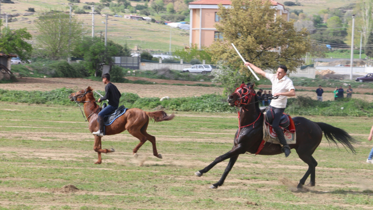 Bayramda Ciritler Dostluğa Atıldı