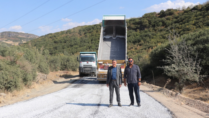 Kalınharman’a Ulaşımı Rahatlatacak 3 Kilometrelik Sathi Kaplama