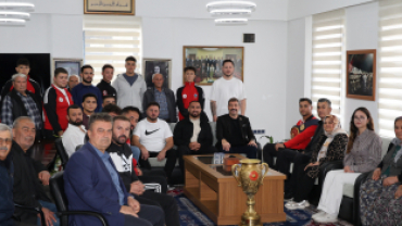 Kula’nın gururu Melih Özdemir memleketinde coşkuyla karşılandı