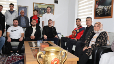 Kula’nın gururu Melih Özdemir memleketinde coşkuyla karşılandı