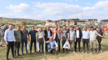 Bayramda Ciritler Dostluğa Atıldı