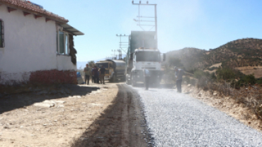Çarıkballı’ya 7 Kilometre Sathi Kaplama Asfalt