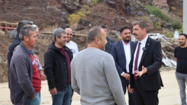 Kula’da taş döşeme seferberliği tüm hızıyla devam ediyor