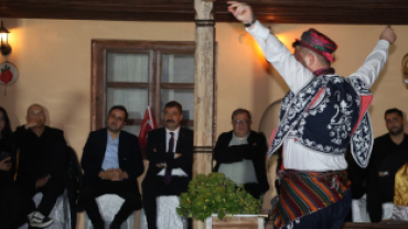 Kula’da Gençlerle Kültürel Farkındalık ve Yaren Gecesi Buluşması
