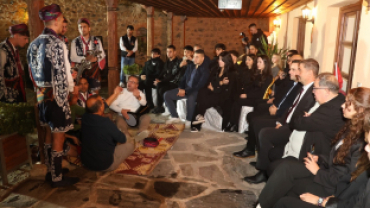 Kula’da Gençlerle Kültürel Farkındalık ve Yaren Gecesi Buluşması