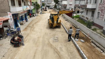 Altyapısı Tamamlanan Caddelerde Parke Taş Döşemesi Devam Ediyor