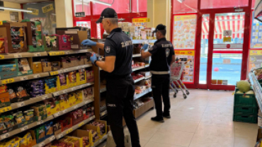 Kula’da market ve bakkallara sıkı denetim: Son kullanma tarihleri ve fiyat etiketleri incelendi