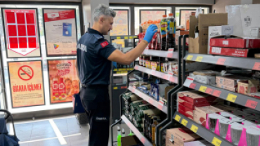 Kula’da market ve bakkallara sıkı denetim: Son kullanma tarihleri ve fiyat etiketleri incelendi