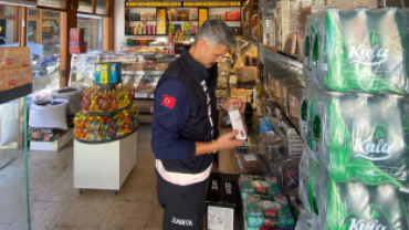 Kula’da market ve bakkallara sıkı denetim: Son kullanma tarihleri ve fiyat etiketleri incelendi