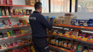 Kula’da market ve bakkallara sıkı denetim: Son kullanma tarihleri ve fiyat etiketleri incelendi
